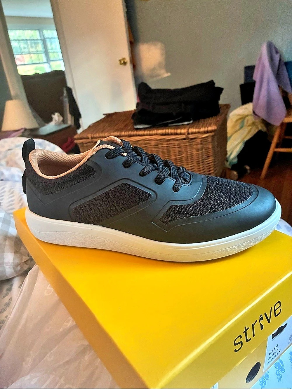 Strive Dash Black II Black Sneaker US 09 NWT